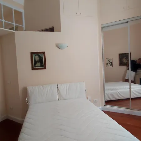 Les Ixias Ментона